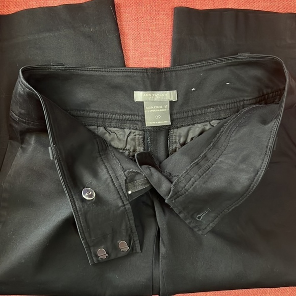 ANN TAYLOR FACTORY WOMENS BLACK SIGNATURE FIT LOWER ON WAIST CAPRI SIZE OP NEW - Picture 7 of 9